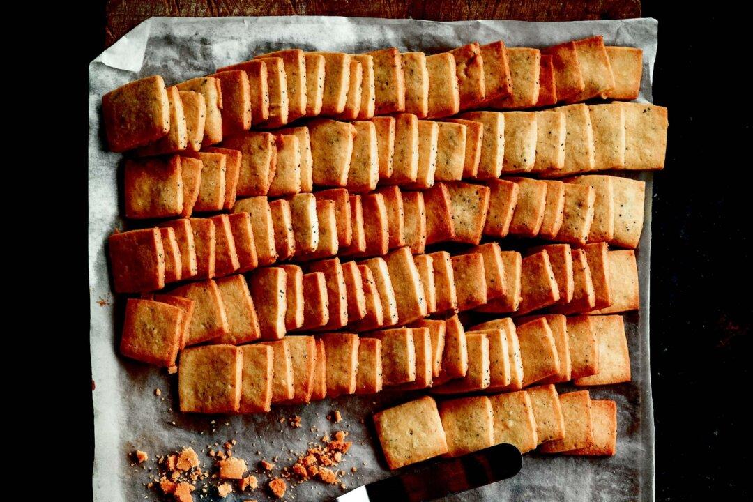 Poppy Seed Shortbread With Ginger and Nutmeg