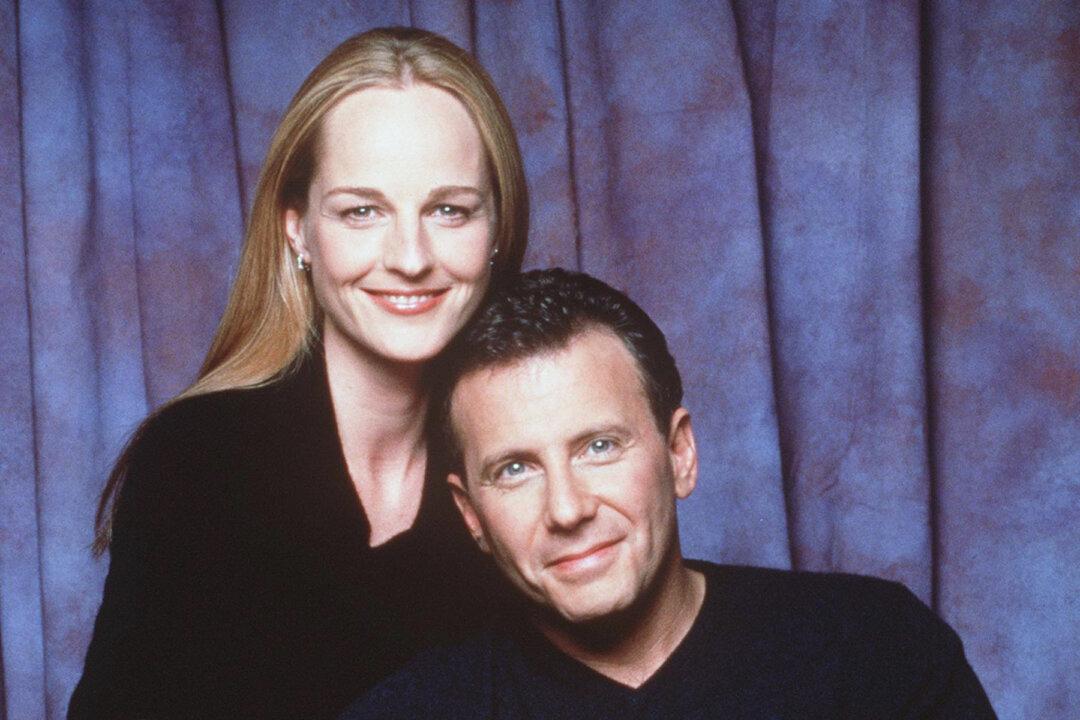 ‘Mad About You’ Reboot Sees Paul & Jamie Buchman Send Daughter Off to College 20 Years Later