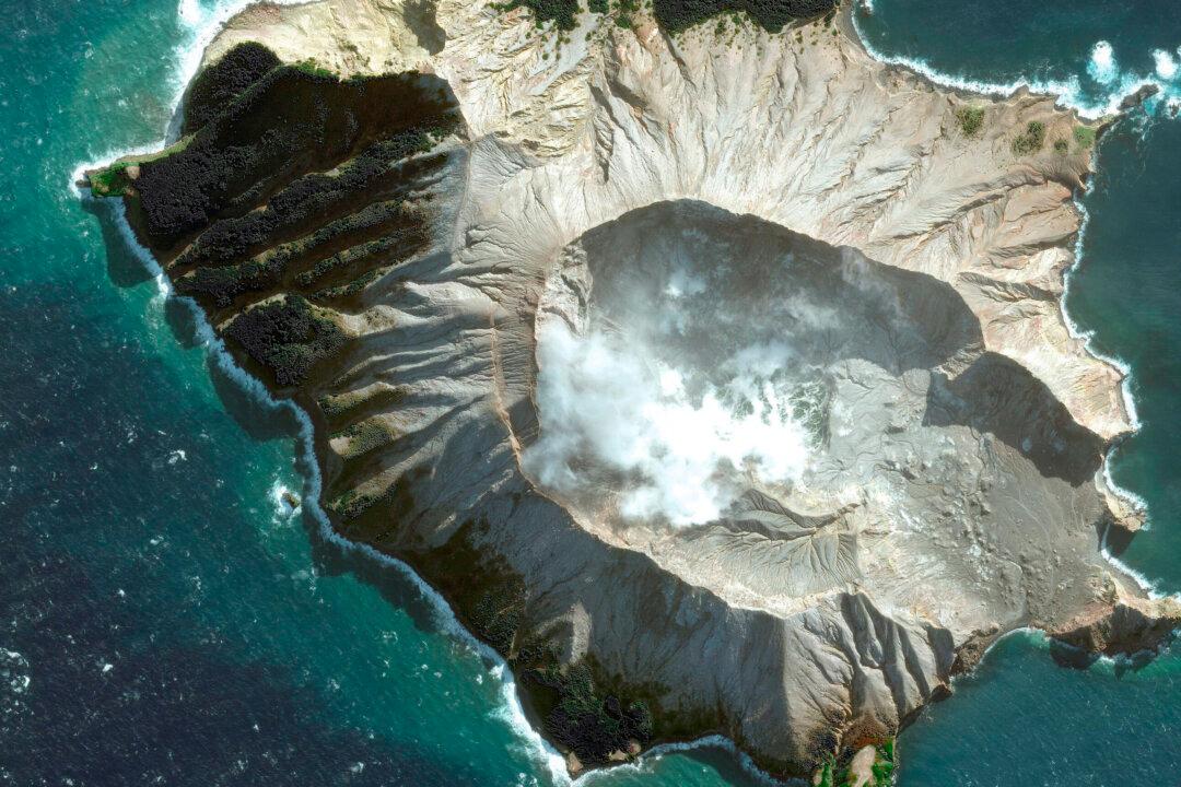 American Newlyweds on Honeymoon Seriously Injured in New Zealand Volcano