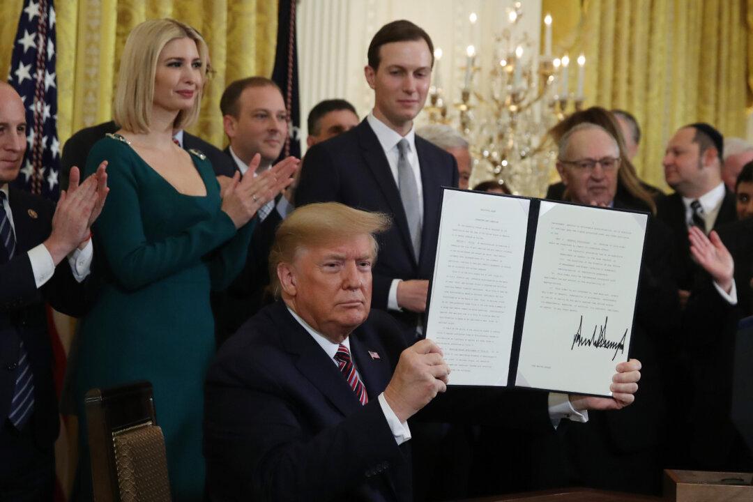 Trump Signs Executive Order to Combat College Anti-Semitism