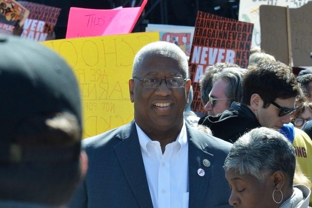 Congressman Suggests National Guard Could Enforce Gun Laws in Virginia