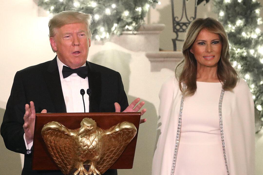 House Democrats Attend White House Ball as Colleagues Worked on Impeaching Trump: Reports