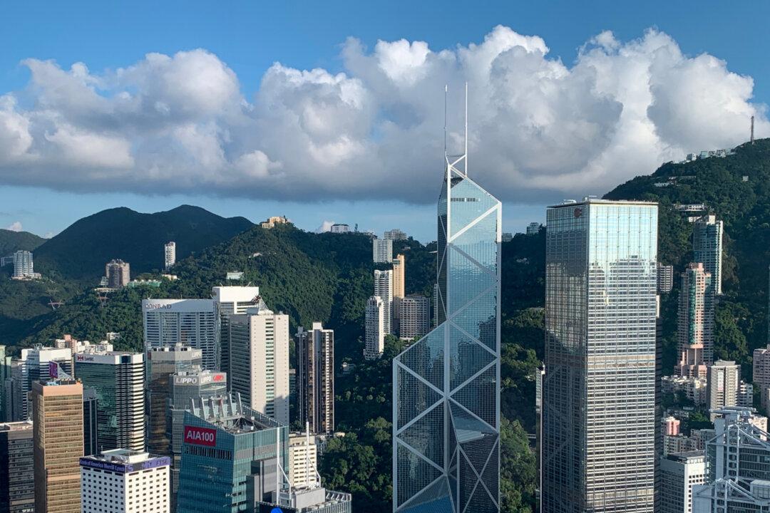 For the First Time in 31 Years, American Companies’ Regional Headquarters in HK Are Fewer Than Chinese Companies