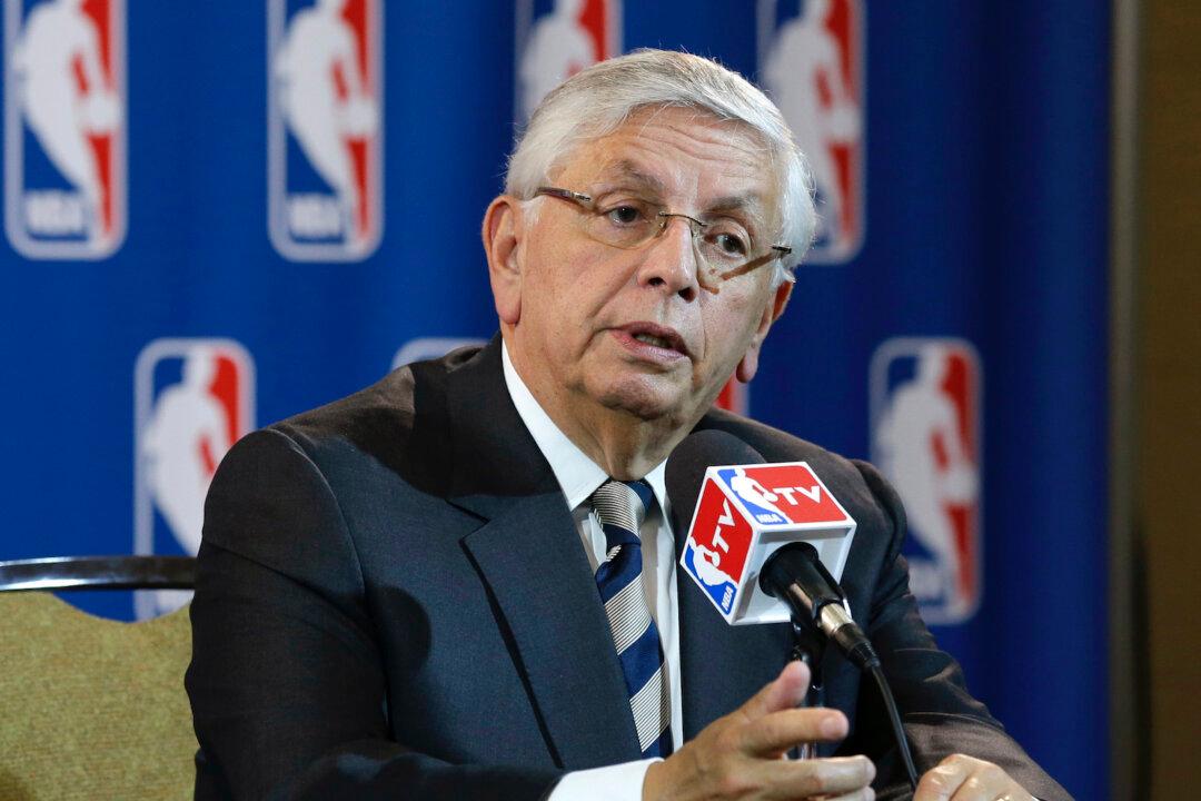 Ex-NBA Commissioner David Stern Dies at Age 77