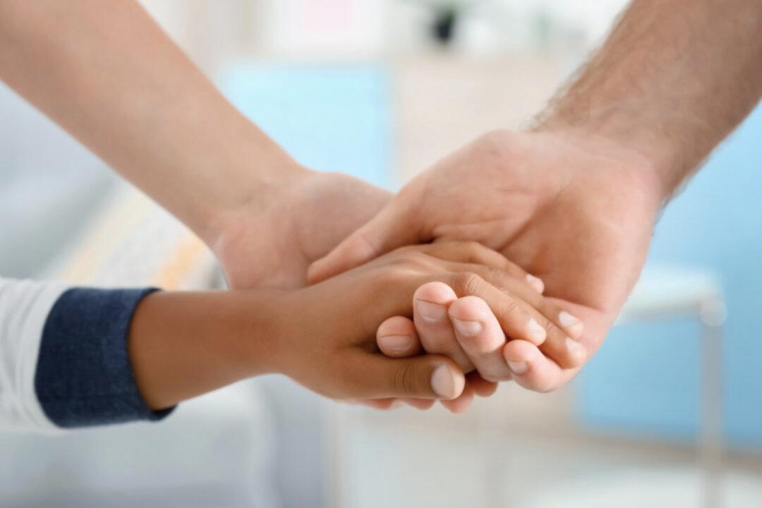 Kindergartner Gets Adopted Before Christmas, Invites His Whole Class to His Adoption Hearing