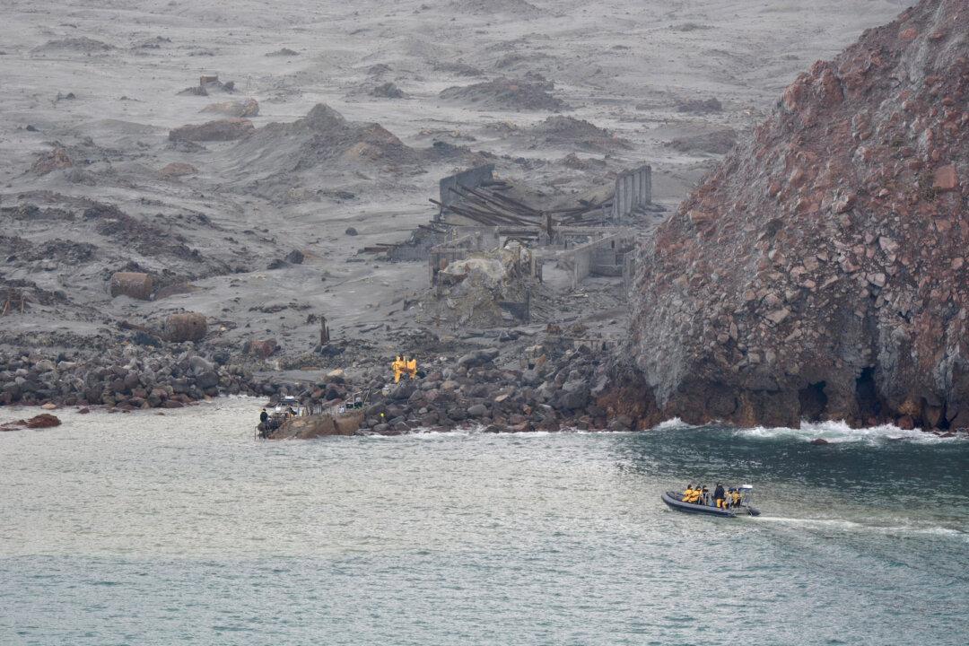 New Zealand Resumes Mission to Retrieve Remaining Bodies Following Volcanic Eruption