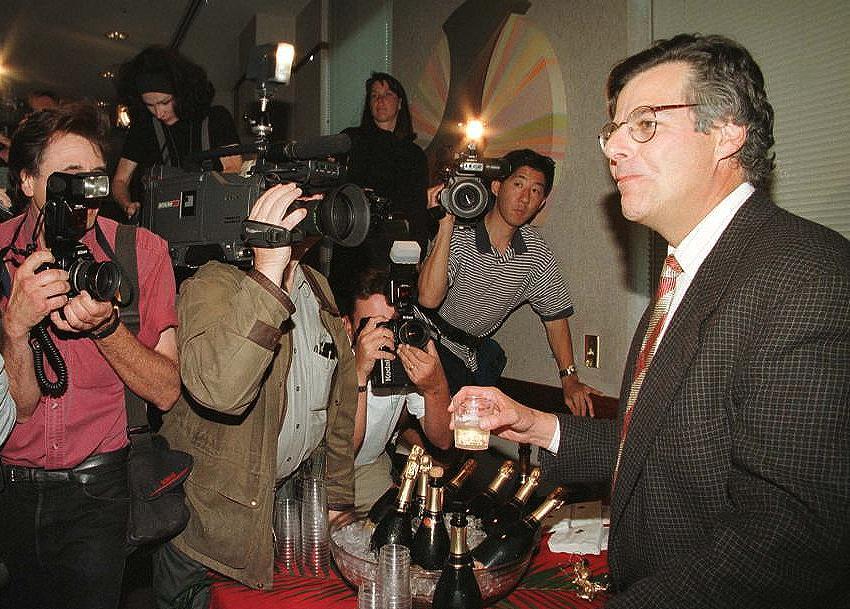 Blockchain Firm Advised by Nobel Winner Myron Scholes Launches ‘Stablecoin’ to Rival Facebook’s Libra