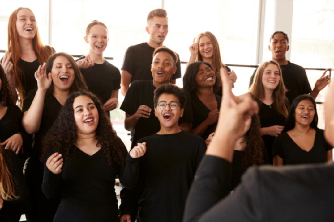 High School Choir Surprises Audience With Hilarious Performance of Korean Pop Star ‘Horse Dance’