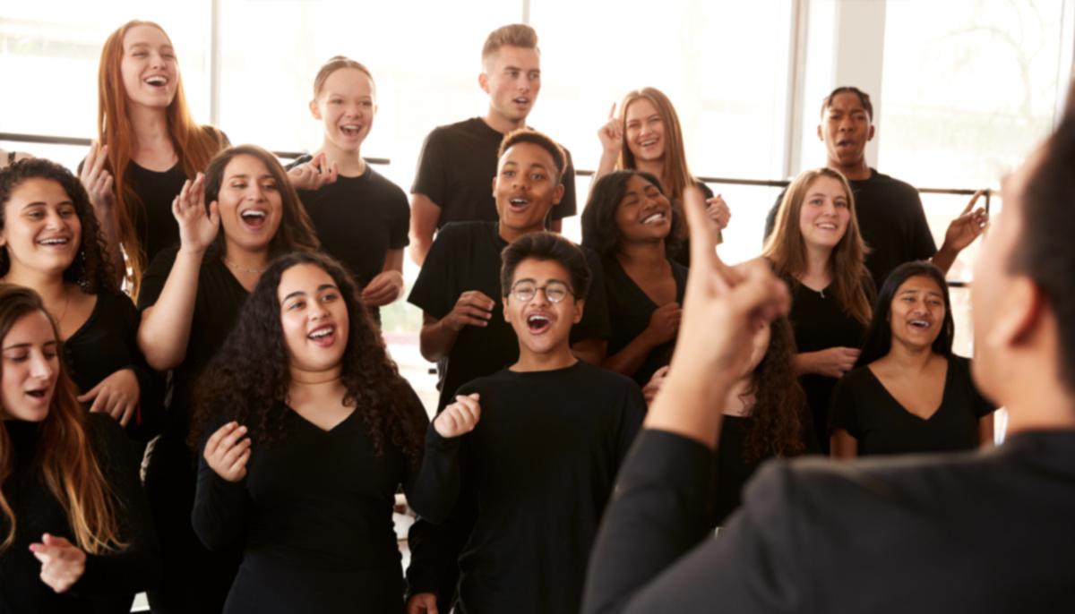High School Choir Surprises Audience With Hilarious Performance of Korean Pop Star ‘Horse Dance’