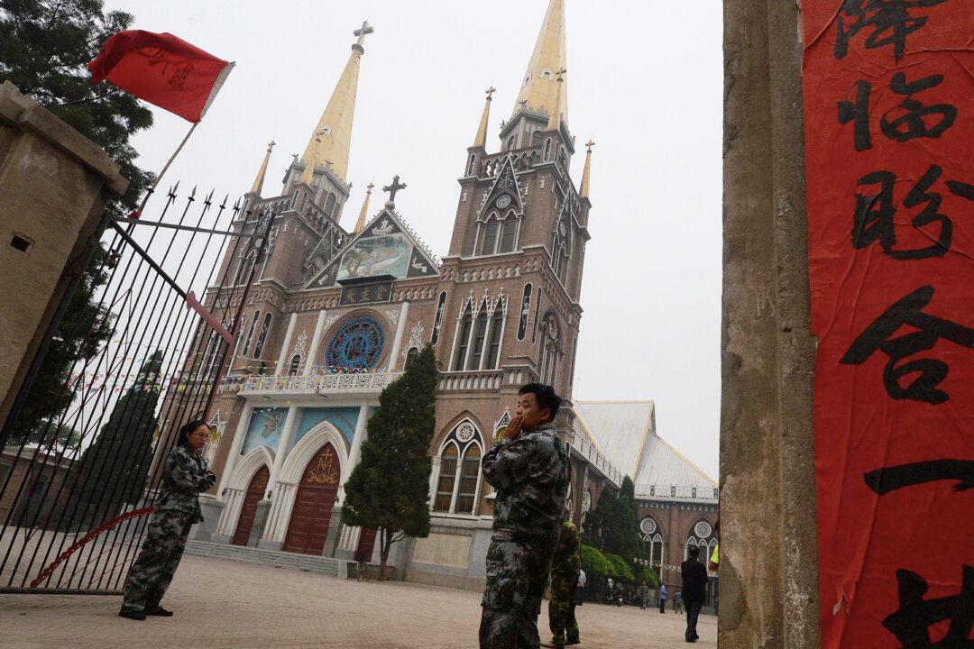 Chinese Regime Steps Up on Religious Persecution, Targets Churches