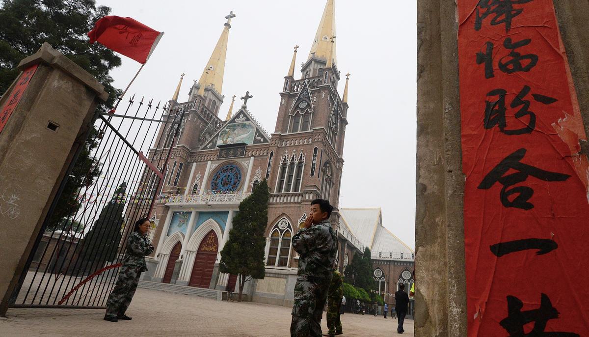 Chinese Regime Steps Up on Religious Persecution, Targets Churches
