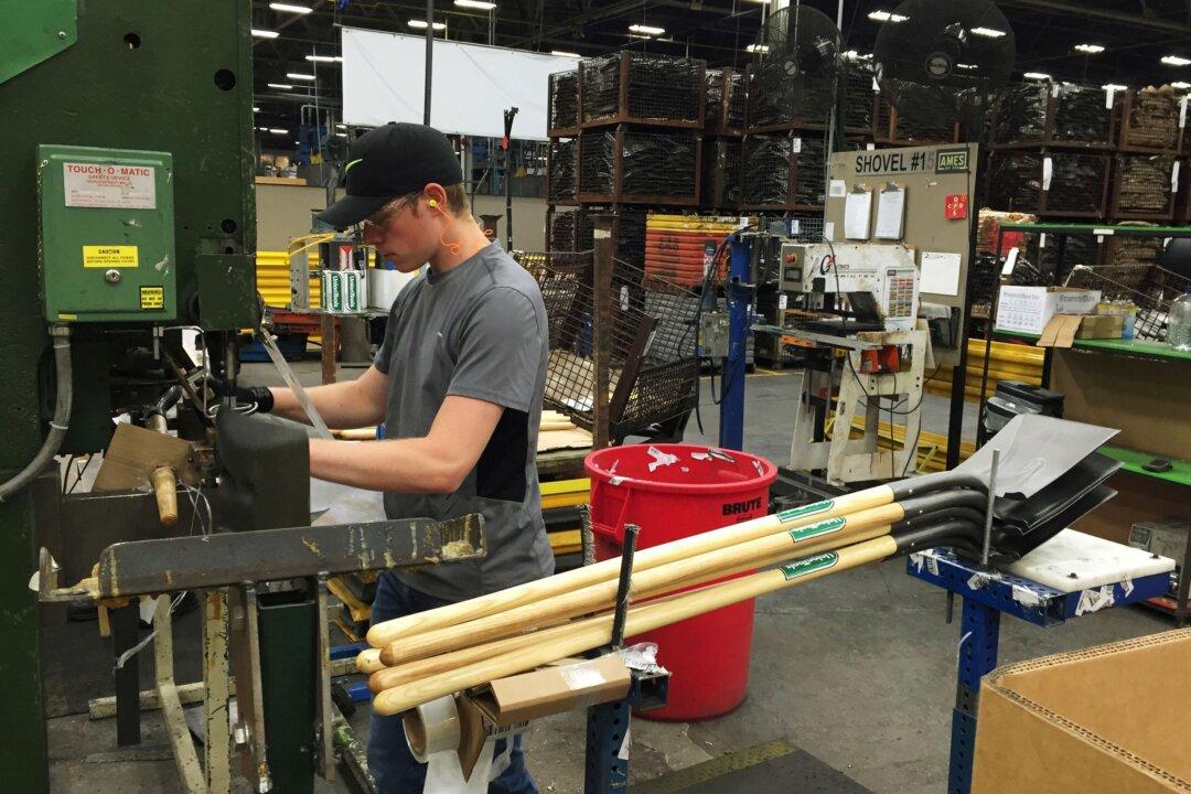 Pennsylvania Businesses Give Mixed Reaction to Biden’s Vaccine Mandate