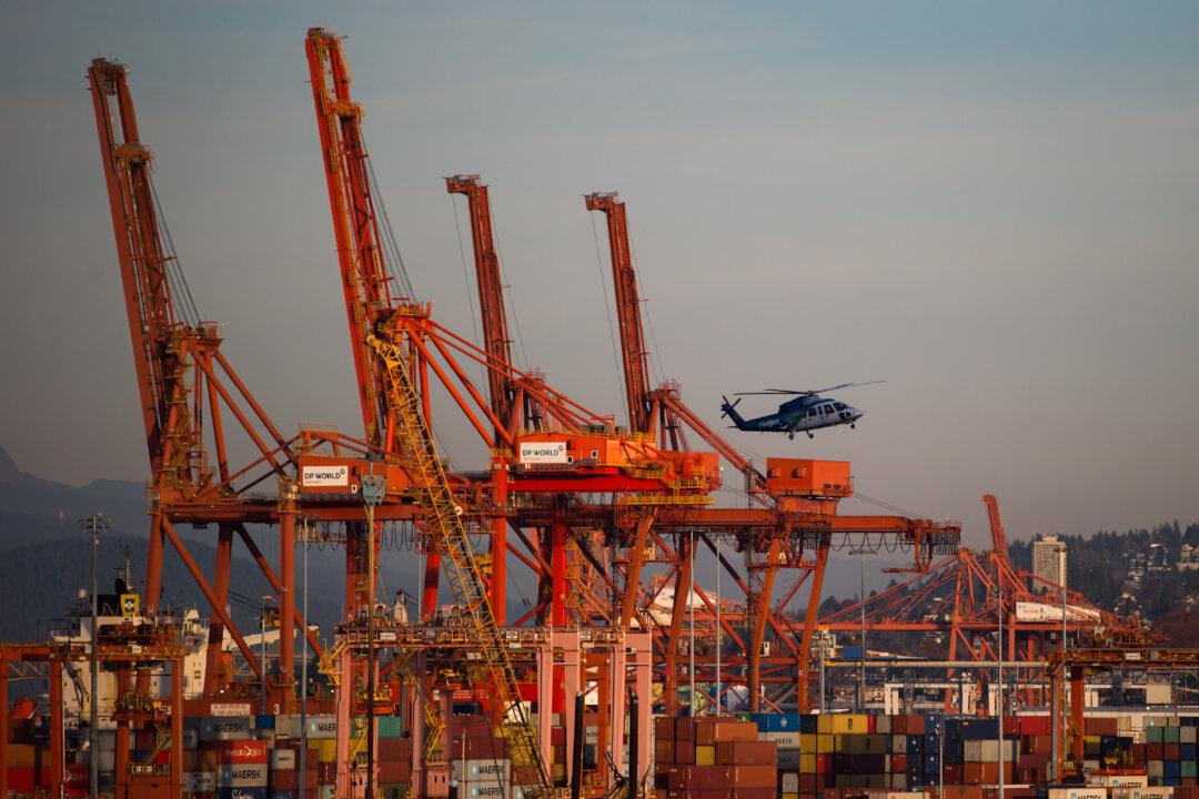 Resource Sector Woes Hold Canadian Economy Back While US Outperforms