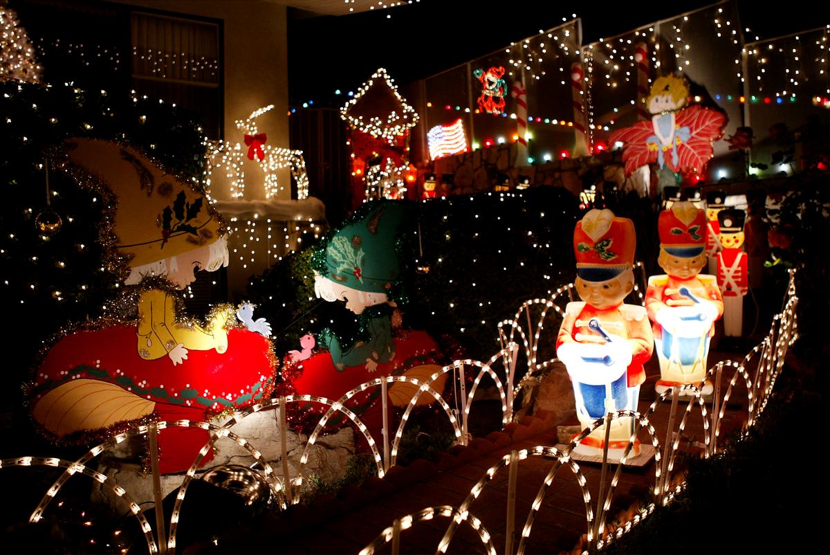 Trump Administration Investigates Ban on Christmas Displays at HUD-Subsidized Complex