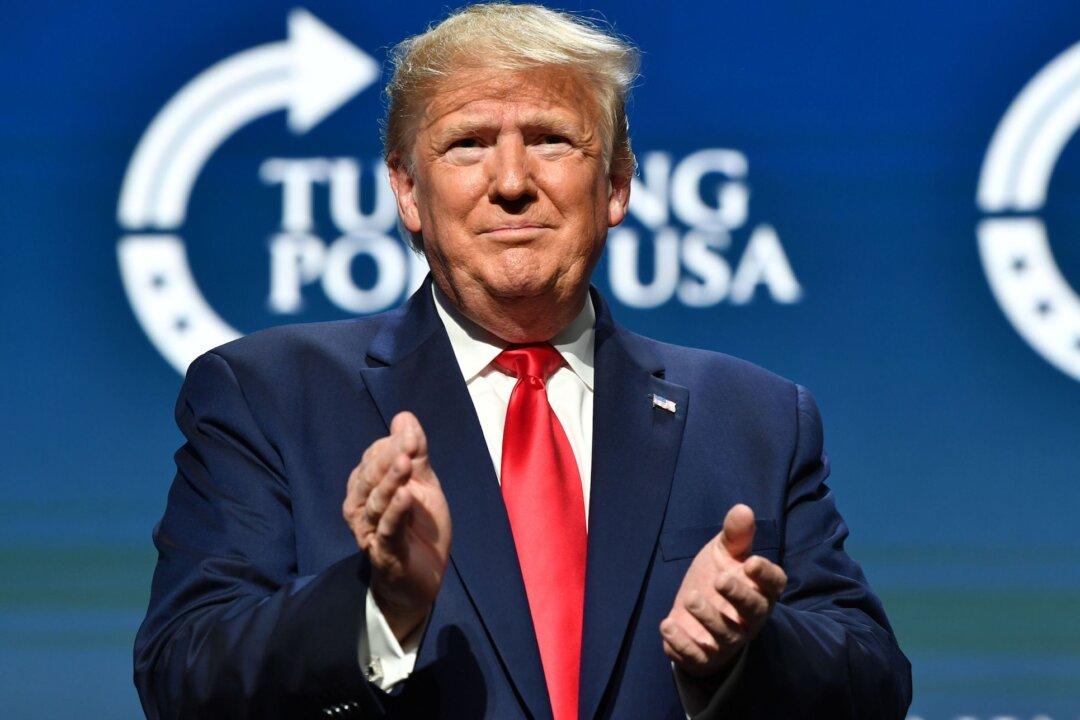 Trump Praises Student Who Confronts ‘Radical Mobs’ Trying to Shut Down Speech on Campus