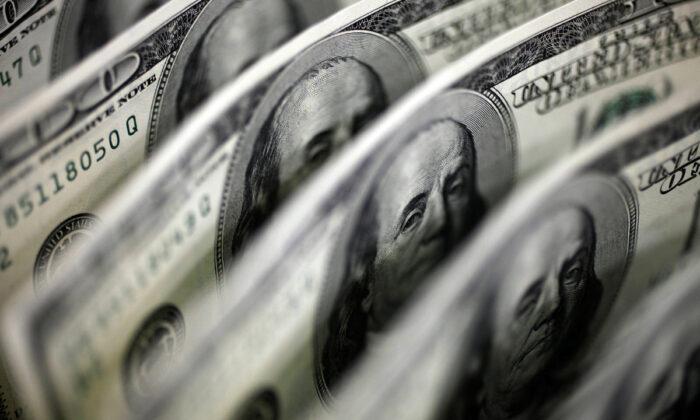 US Dollar Net Long Bets Jump to Largest Since Mid-June 2019: CFTC