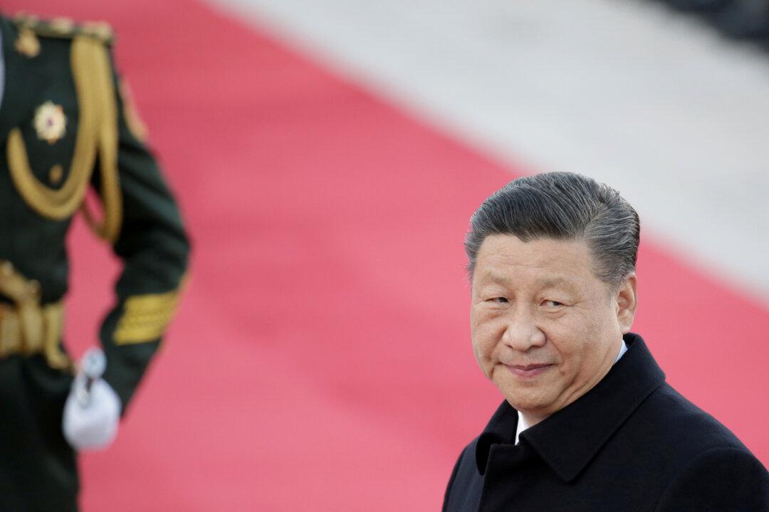 China’s Xi Turns to Financial Experts to Tame Economic Risks