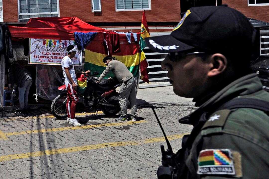 Bolivia Expels Mexican, Spanish Officials as Diplomatic Standoff Heats Up