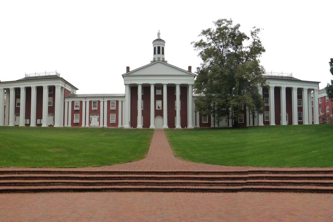 Washington and Lee Students Want Diplomas Without Pictures of University’s Namesakes