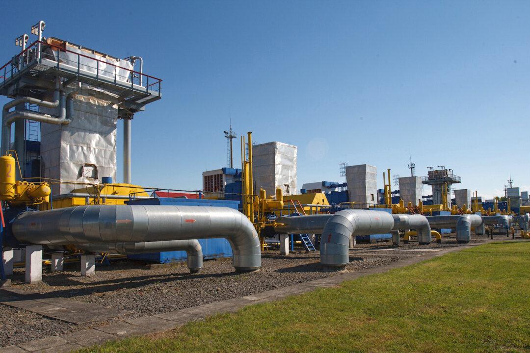 Ukraine and Russia Avert Crisis on Gas Supplies, Deliveries to Europe