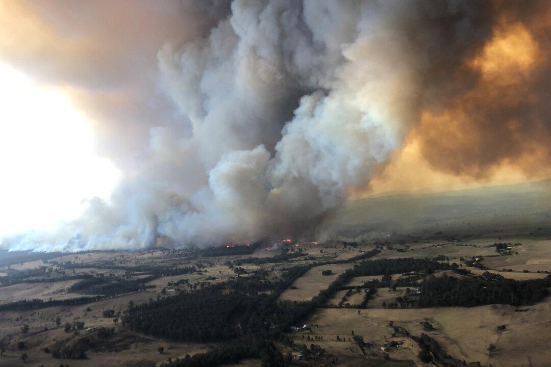 Bushfire Evacuation Ordered in Australian State of Victoria, 2 Dead