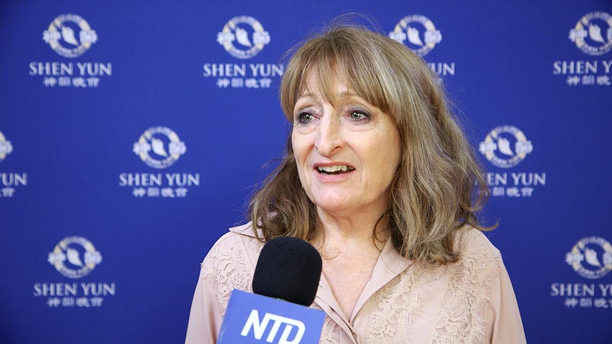 Former Actor Admires a Shen Yun Dance as Beautifully Acted