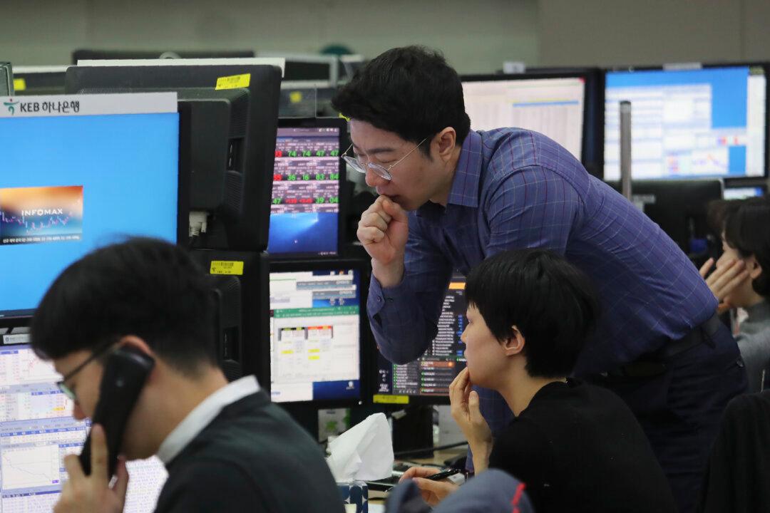 Asian Stocks Mixed, Oil Prices up After Iran General Killed