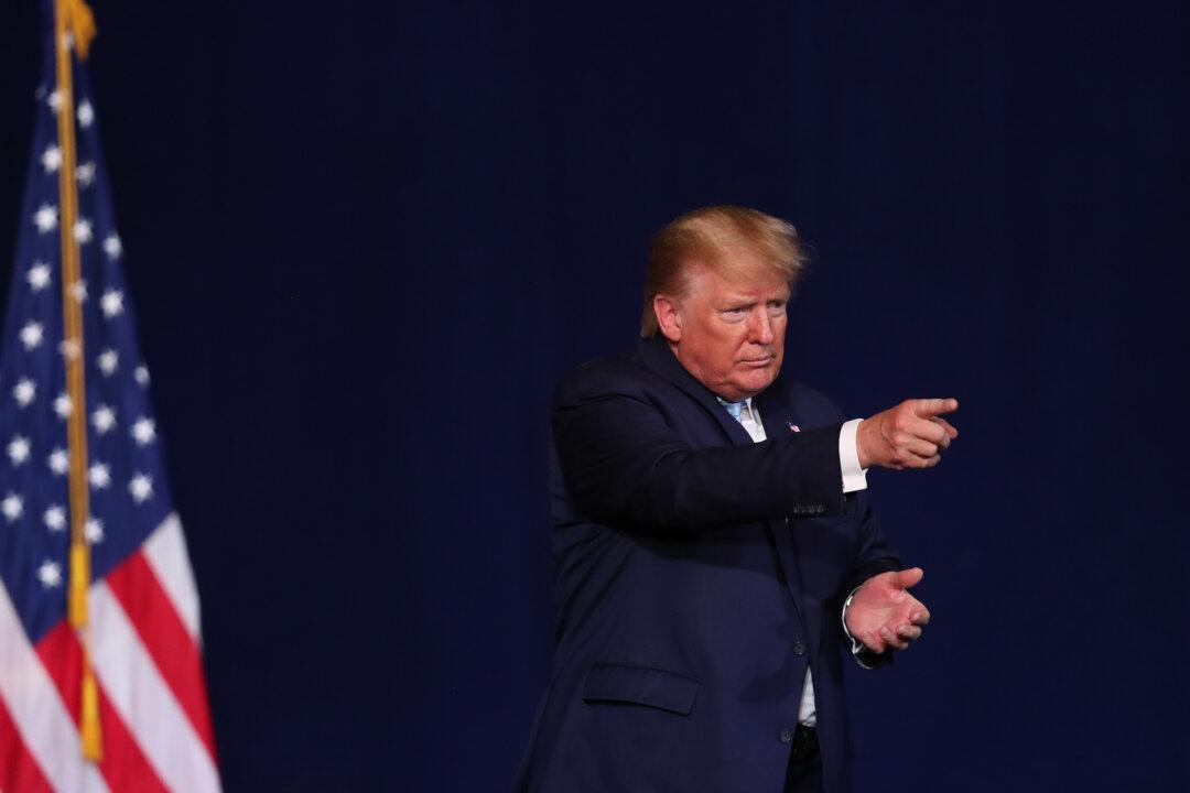 Trump Unveils Plan to Speed Up Permits for Big Projects