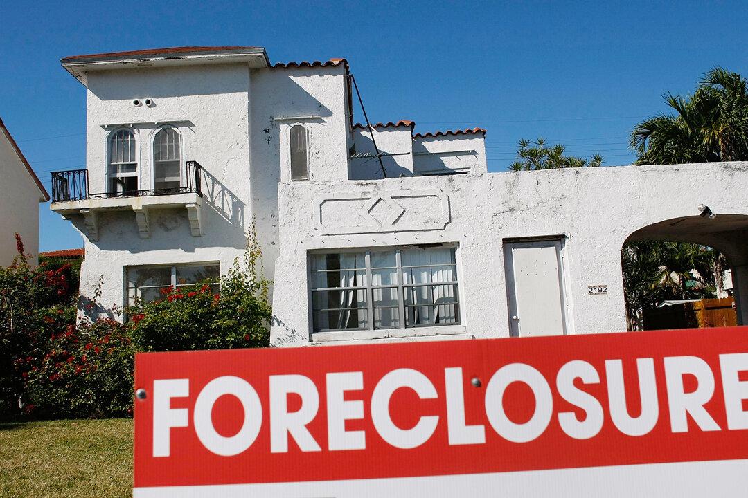 Foreclosure Wave and the Slowdown on New Home Constructions