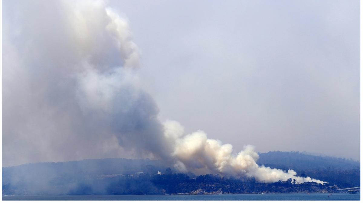 2 Aussie Wildfires Merge Into Inferno; Man Seriously Burned