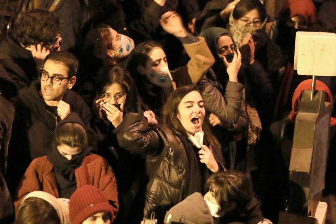 Iranian Netizens Reach Out to Hong Kong Protesters to Oppose China ‘Colonization’