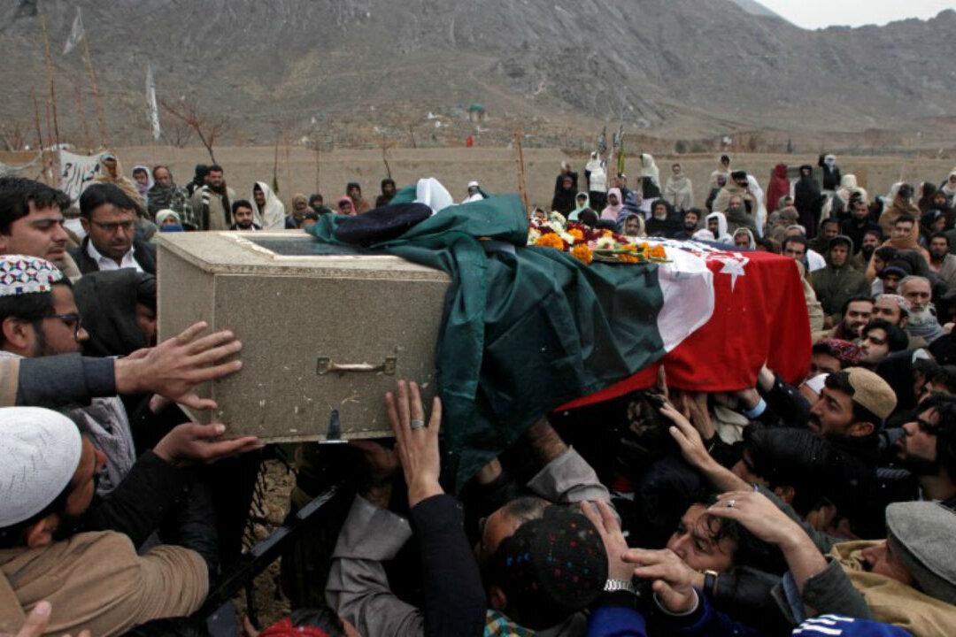 Death Toll in Pakistan Mosque Suicide Bombing Rises to 15