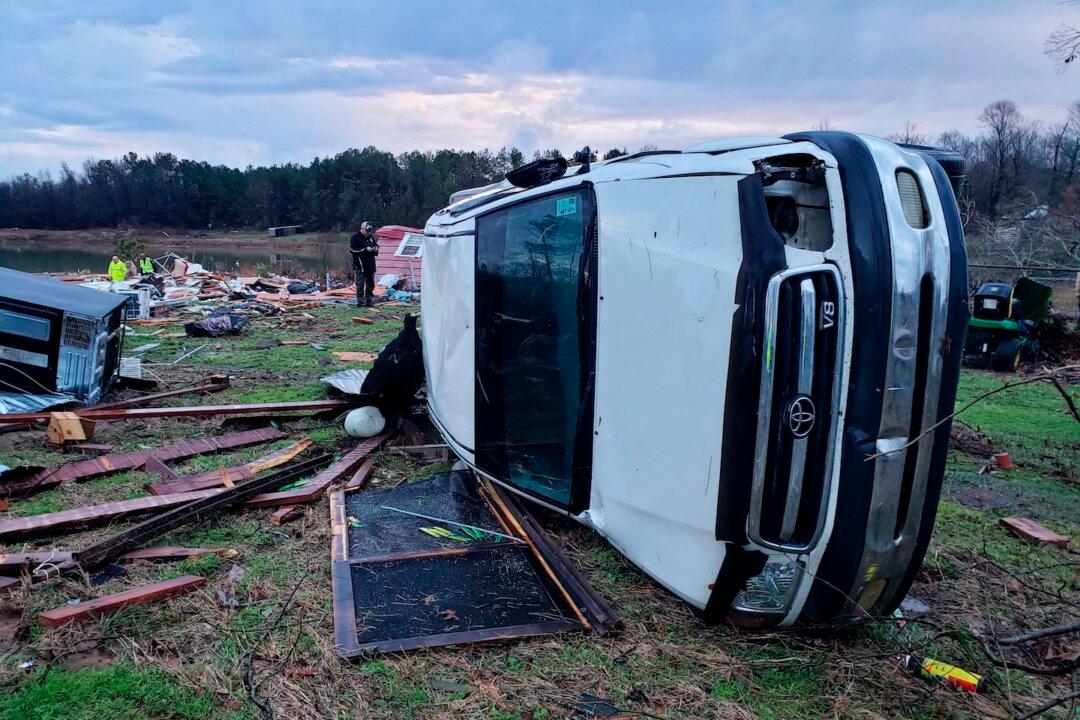 Storms Sweep Southern US, Midwest; Death Toll Rises to 11