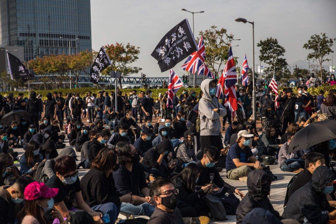 Hong Kong Blocks US Human Rights Group’s Director at Airport