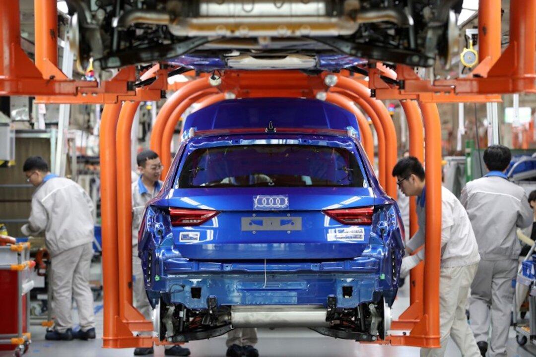 Auto Industry Cautious as China Starts 2020 With Forecast of a 2% Sales Decline