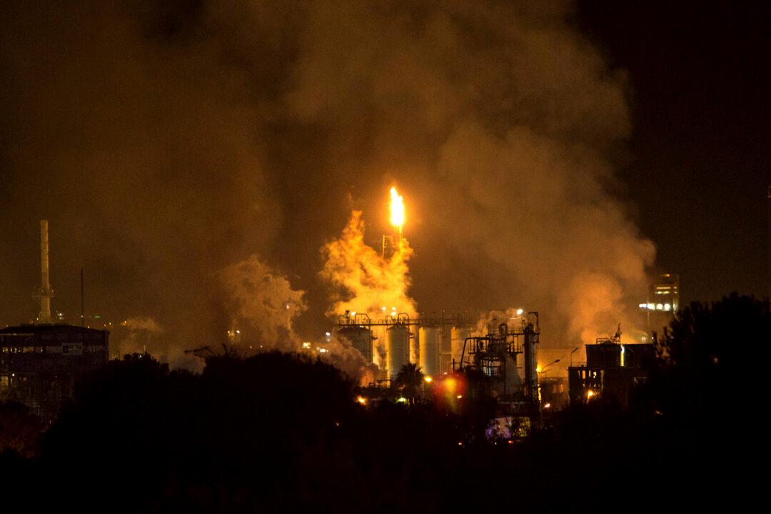Spain: Chemical Plant Explosion Kills 1, Injures at Least 6
