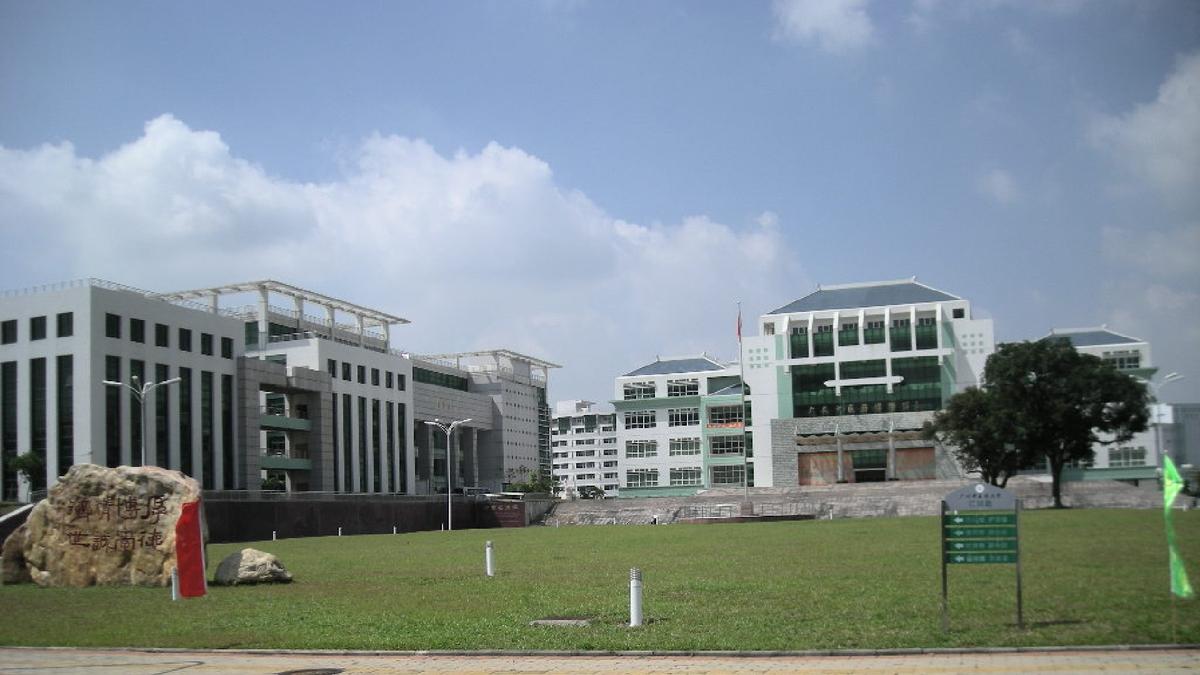 College Student Stabbed to Death by Roommate in Northern China, Police Calls It Suicide