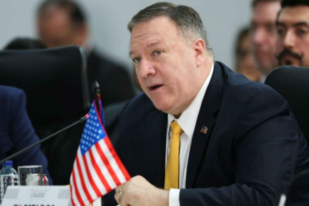 Close to 400 Congress Members Urge Pompeo for Arms Embargo on Iran