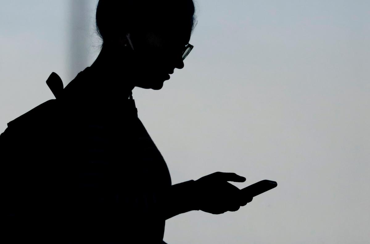 Senators Ask Big Firms to Reveal Details on Foreign, Domestic Buyers of User Data