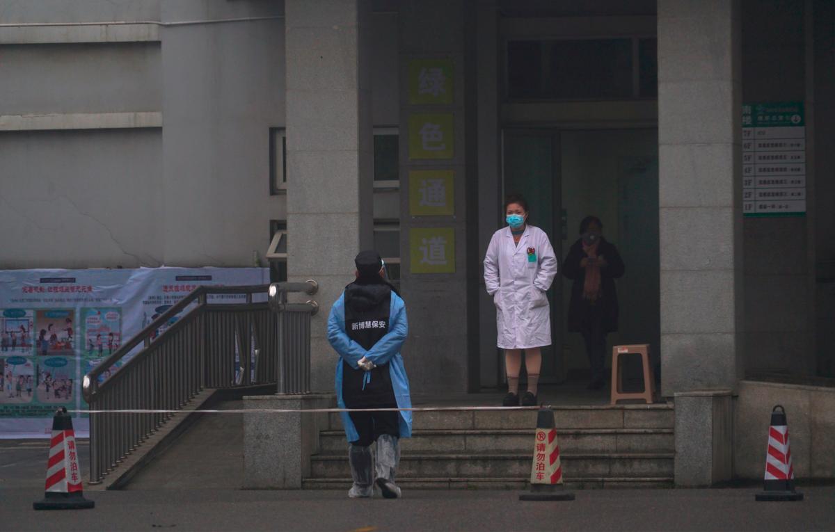 China Quarantines Wuhan, Shuts Down Airport and Public Transit Amid Coronavirus Outbreak