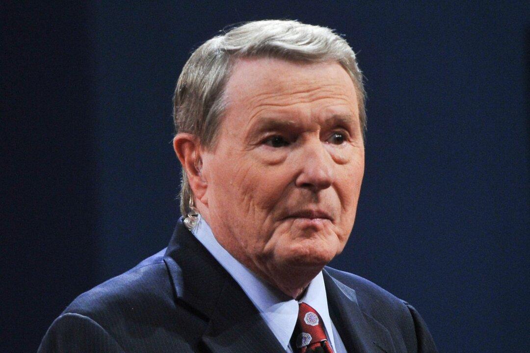 Former ‘PBS NewsHour’ Co-Anchor Jim Lehrer Dies at 85