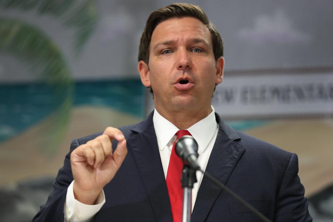 Florida Orders All Its Schools to Reopen Campuses in August