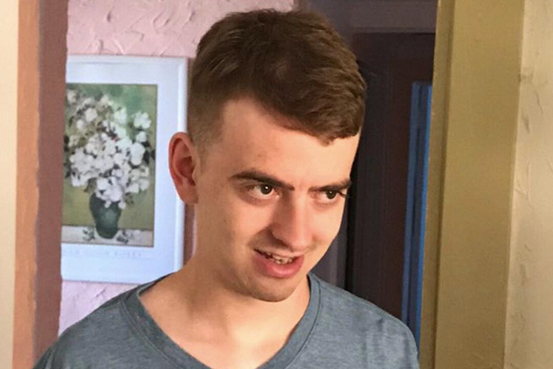 Lonely, Non-Verbal Autistic Son Asks Mom His First Question Ever–and It’s Heartbreaking