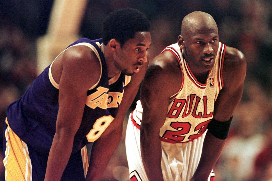 Michael Jordan, Phil Jackson Respond to Kobe Bryant’s Death