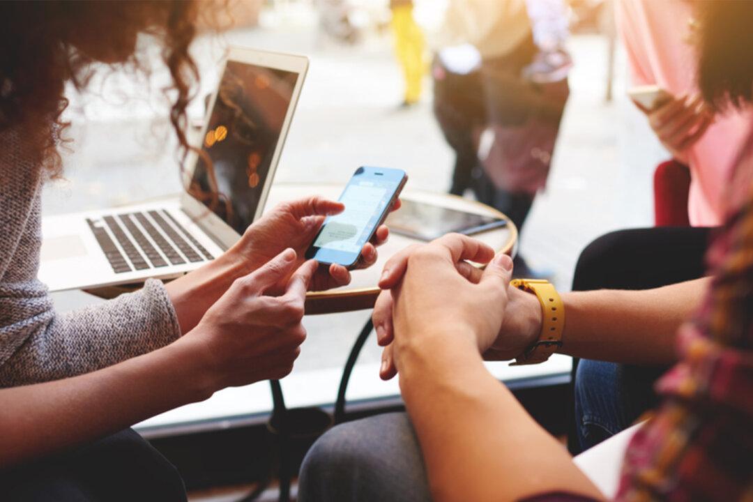 This Mind-Bending Word Riddle Has the Internet Stumpted. Can You Solve it?