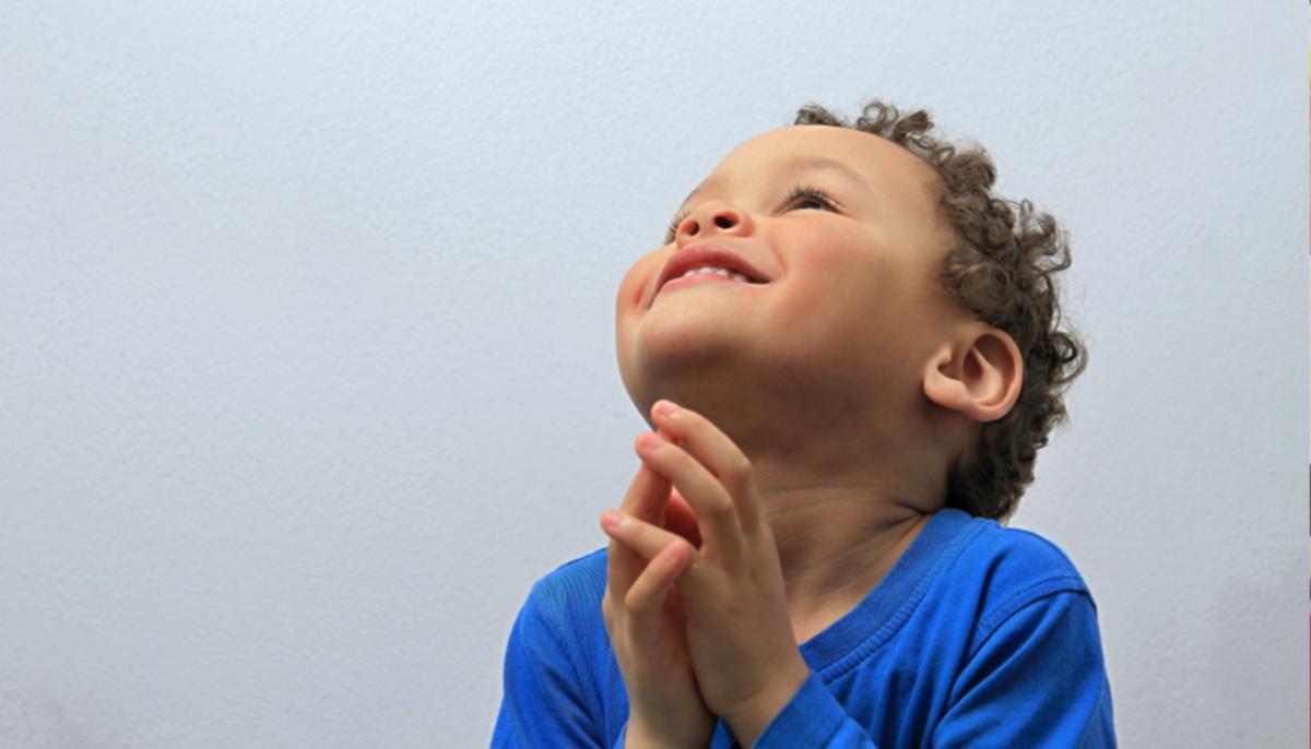 Video of Toddler Saying Grace Before Lunch at Preschool Is Too Adorable for Words, Garners Millions of Views
