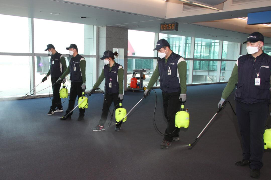 South Koreans Call in Petition for Chinese to be Barred Over Virus