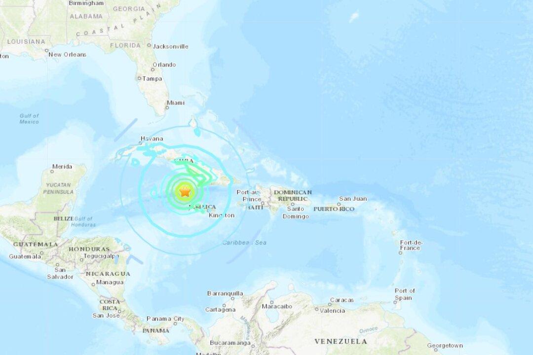 Major 7.7 Magnitude Earthquake Hits Near Jamaica and Cuba