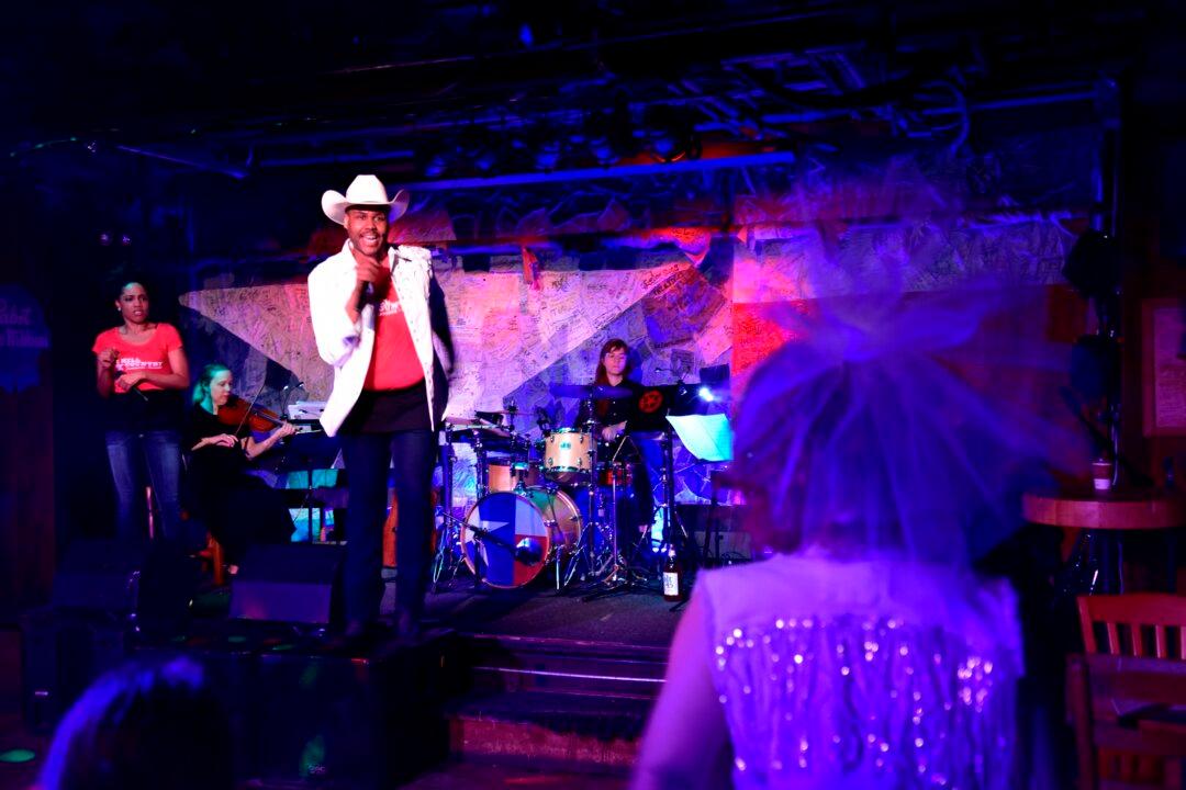 Theater Review: ‘Das Barbecü’: Wagner, Southern style