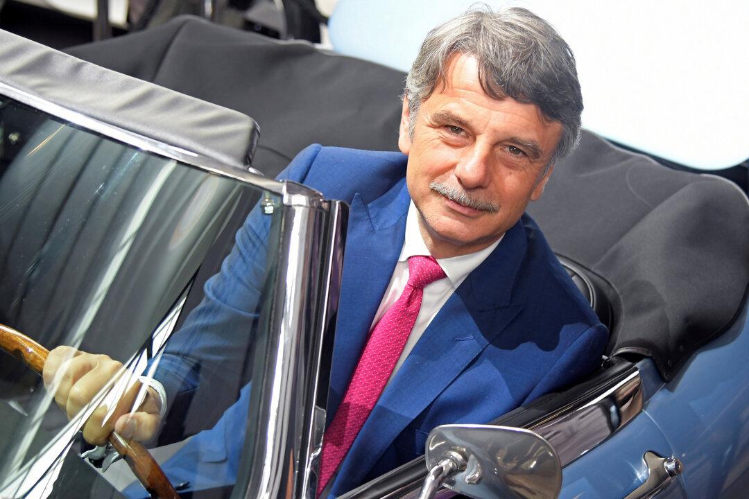 Jaguar Land Rover Boss to Step Down in September